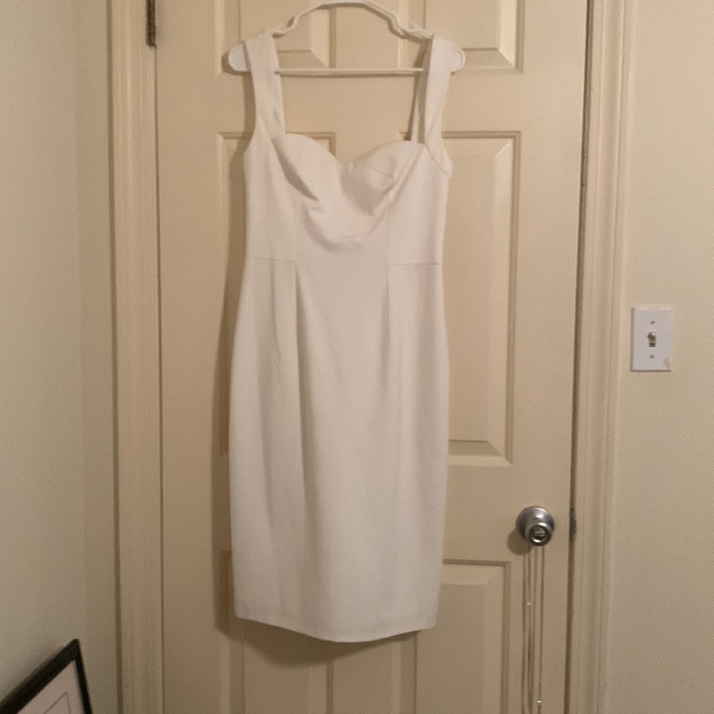 Bodycon sheath white dress